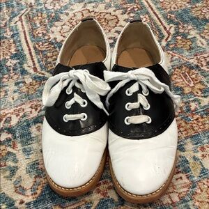 Classic Black and White Women's Oxford Shoes size 8.5C